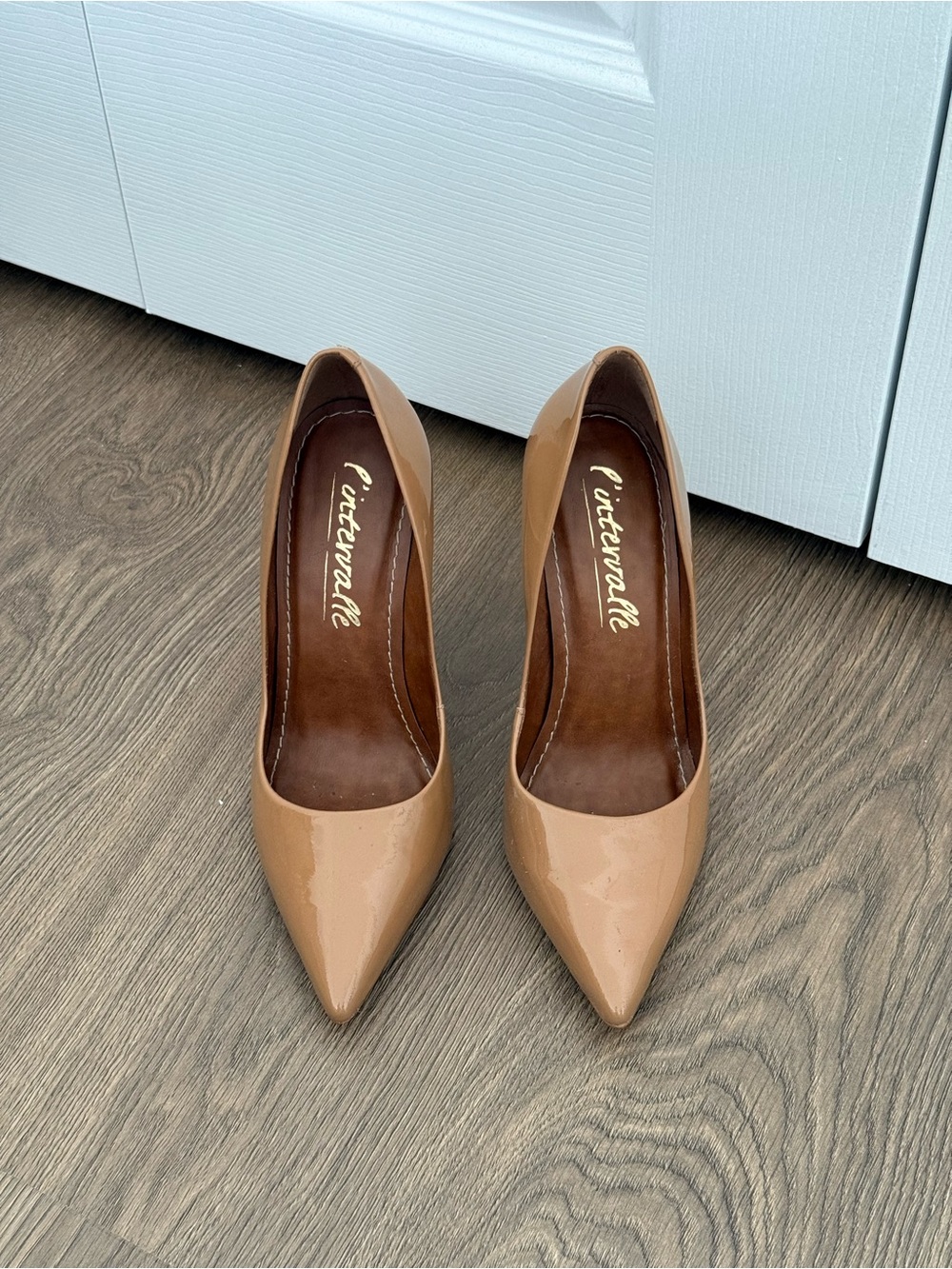 L’INTERVALLE Renata Camel Patent Leather Pumps | EU 37 / US 6